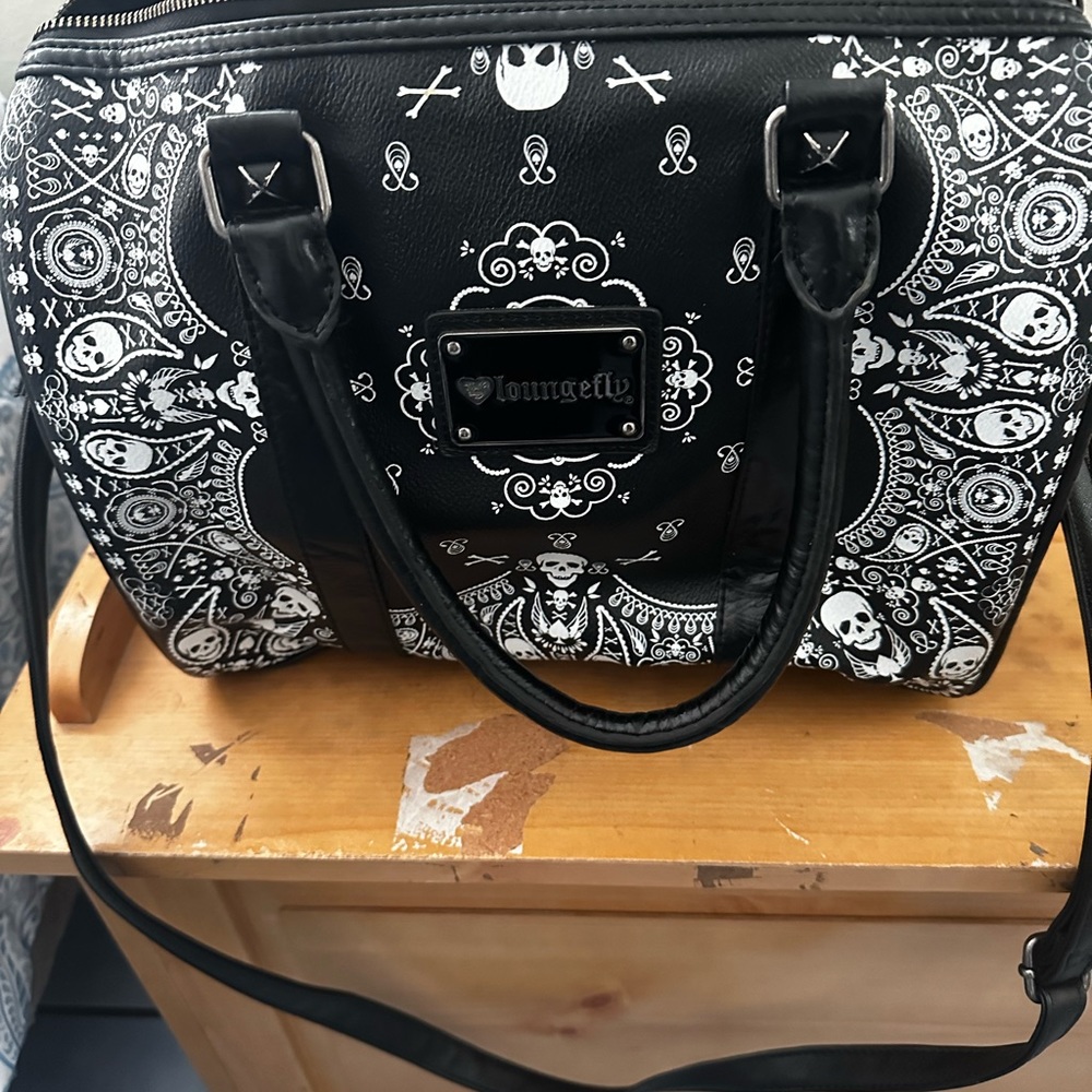 Loungefly Skull Purse Barrel Style